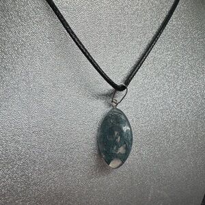 Elegant Blue Pendant Necklace - Gemstone/Crystal